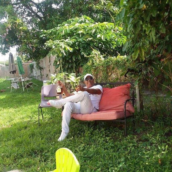 Meet your Posher, Edy - Picture 1 of 1